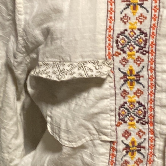 BKE White and Purple Embroidered Button-Up Shirt - Picture 3 of 10